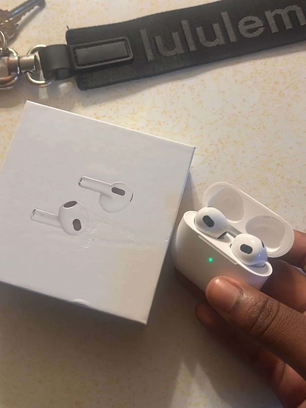 Apple White Wireless Earbuds with Charging Case and LED